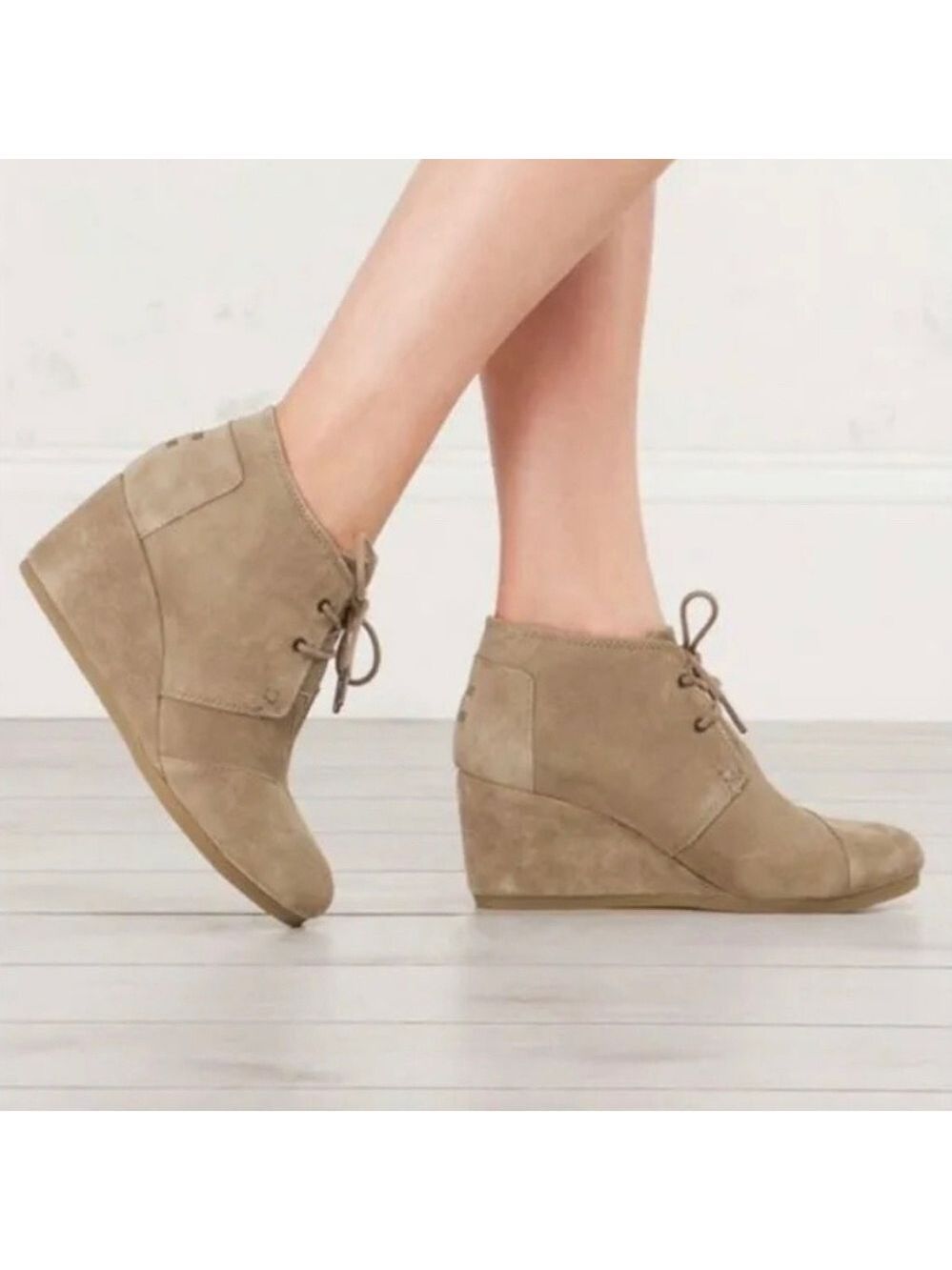 Toms Women's Taupe Desert Wedge Ankle Bootie 6.5 Suede Leather kala